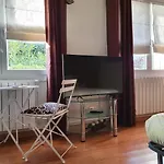 Double Accueillante Avec Douche Privative Homestay szállás Écully